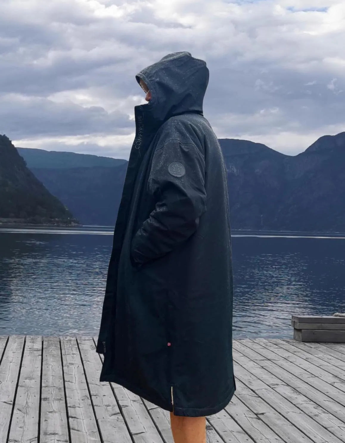 Erling med Comfyrobe på brygge