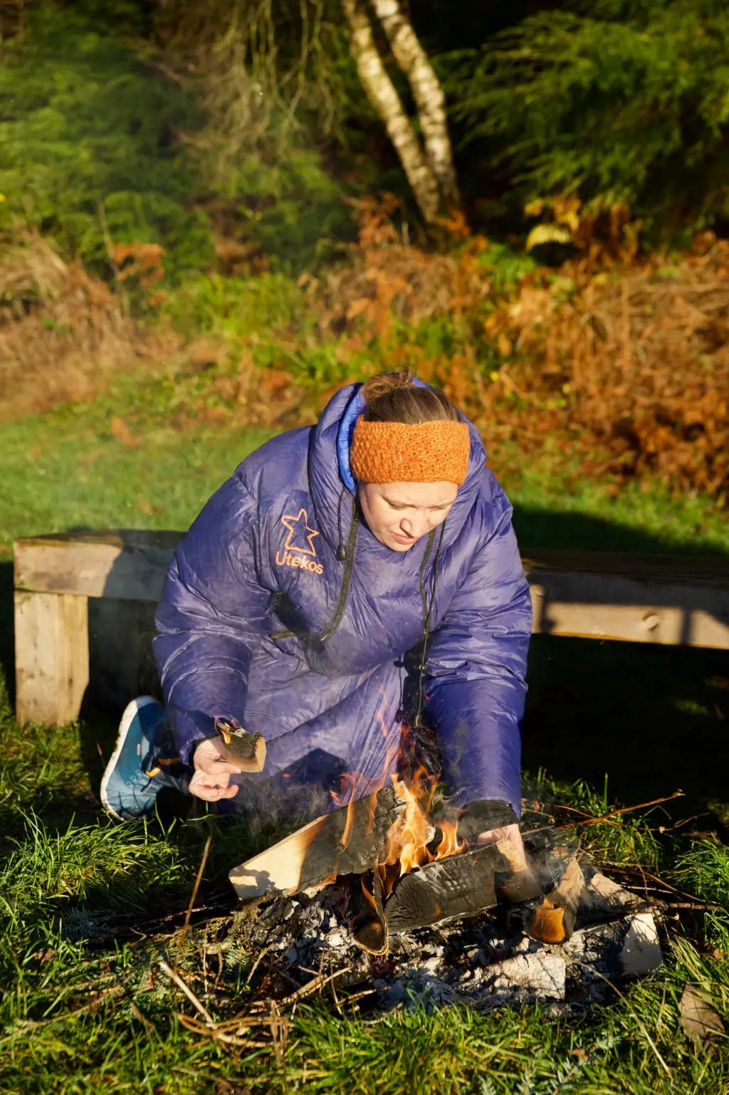 Linn jobber med bål i Utekosen sin