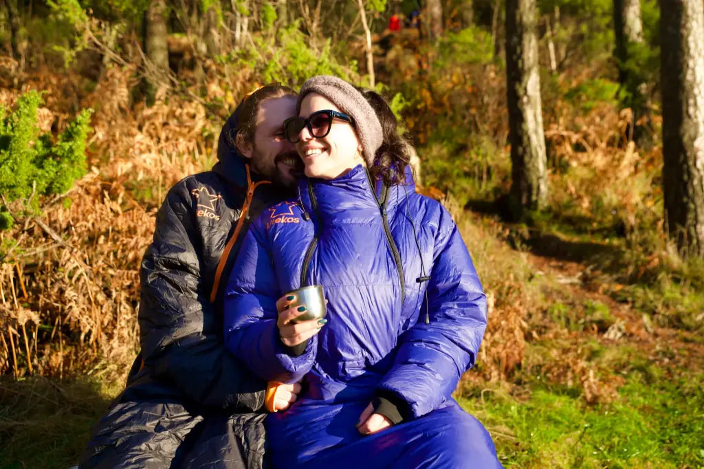 Malin og Tjommi koser seg i høstværet med Utekosene sine